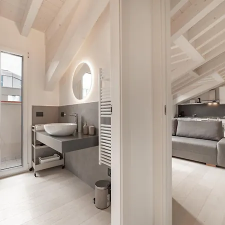 10 Min Walk From Prada, Bocconi And Metro * Milão