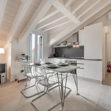 10 Min Walk From Prada, Bocconi And Metro Milão