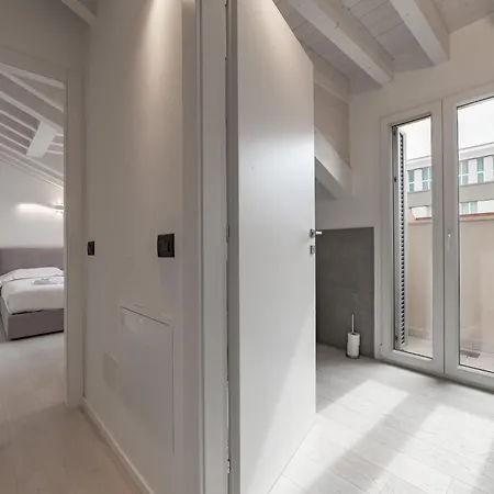 Apartment 10 Min Walk From Prada, Bocconi And Metro *